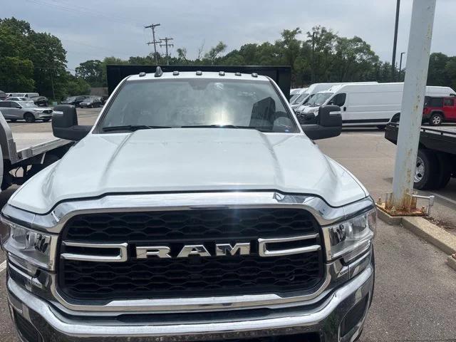 2024 RAM Ram 5500 Chassis Cab RAM 5500 TRADESMAN CHASSIS REGULAR CAB 4X4 84 CA 2024 RAM Ram 5500 Chassis Cab RAM 5500 TRADESMAN CHASSIS REGULAR CAB 4X4 84 CA