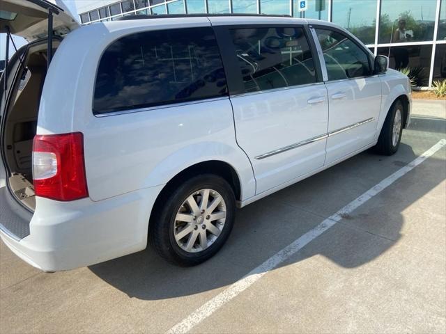 2016 Chrysler Town and Country Touring