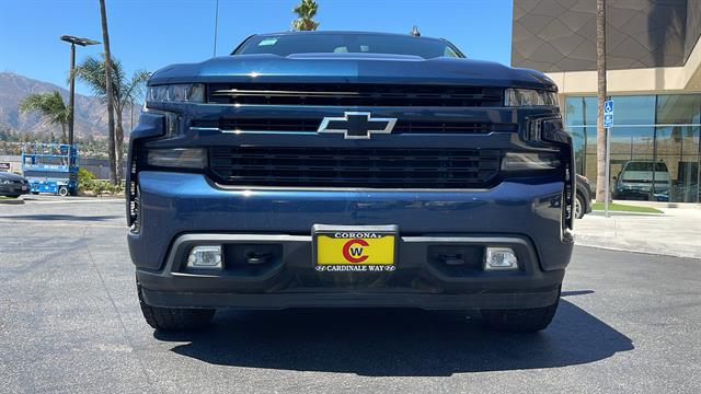 2020 Chevrolet Silverado 1500 4WD Crew Cab Standard Bed RST 4