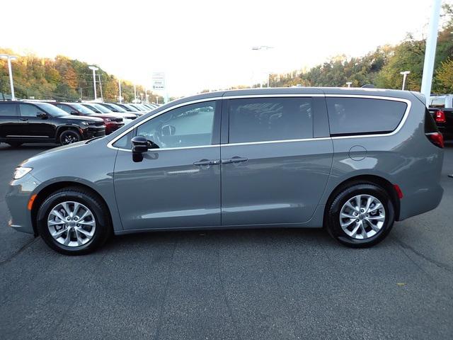 2025 Chrysler Pacifica PACIFICA SELECT AWD