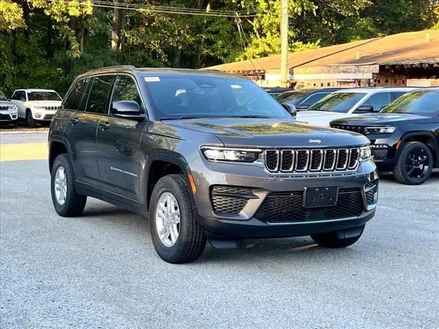 2025 Jeep Grand Cherokee GRAND CHEROKEE LAREDO 4X4