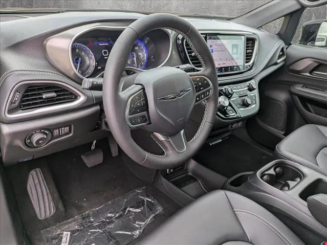 2025 Chrysler Pacifica PACIFICA SELECT