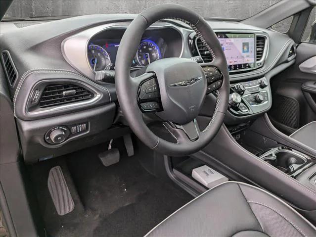 2025 Chrysler Pacifica PACIFICA LIMITED