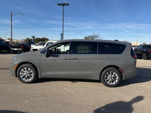 2025 Chrysler Pacifica PACIFICA SELECT AWD