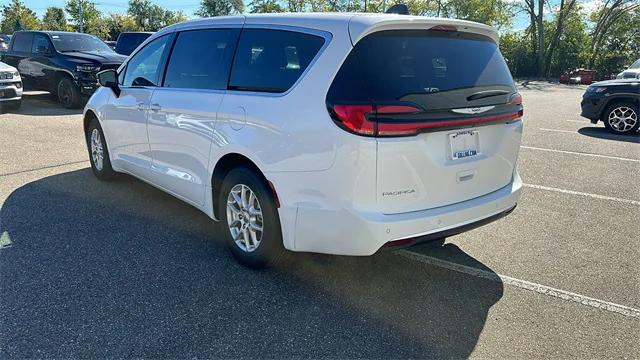 2025 Chrysler Pacifica PACIFICA SELECT