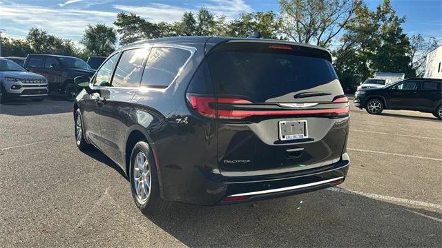 2025 Chrysler Pacifica PACIFICA SELECT