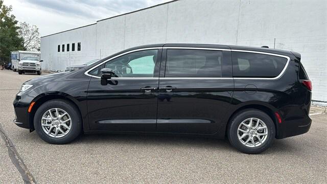 2025 Chrysler Pacifica PACIFICA SELECT