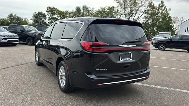 2025 Chrysler Pacifica PACIFICA SELECT