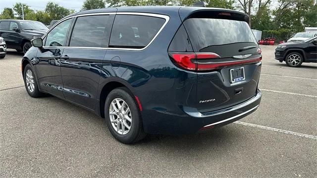 2025 Chrysler Pacifica PACIFICA SELECT