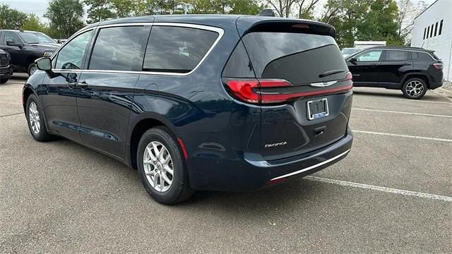 2025 Chrysler Pacifica PACIFICA SELECT