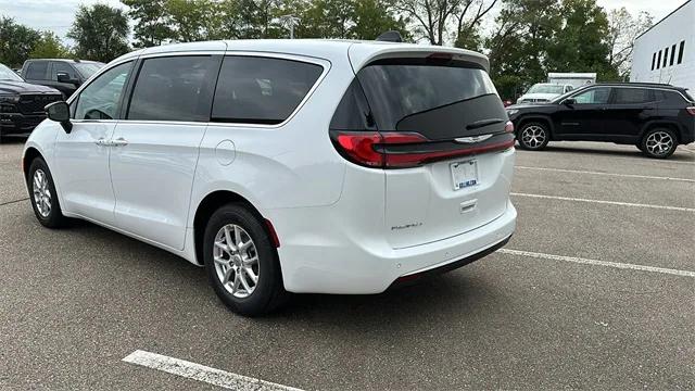 2025 Chrysler Pacifica PACIFICA SELECT