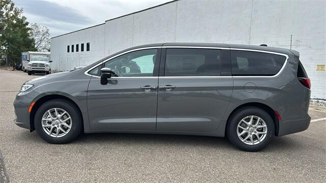 2025 Chrysler Pacifica PACIFICA SELECT