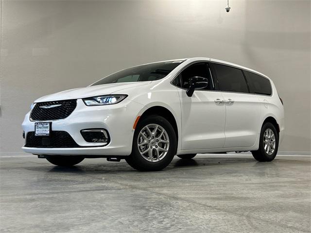 2025 Chrysler Pacifica PACIFICA SELECT