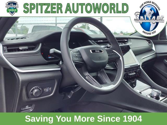 2025 Jeep Grand Cherokee GRAND CHEROKEE LAREDO X 4X2