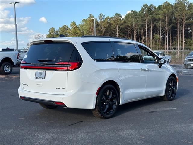 2025 Chrysler Pacifica PACIFICA LIMITED