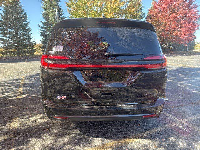 2025 Chrysler Pacifica PACIFICA LIMITED