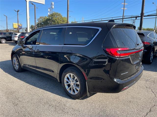 2025 Chrysler Pacifica PACIFICA SELECT AWD