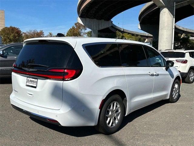 2025 Chrysler Pacifica PACIFICA SELECT