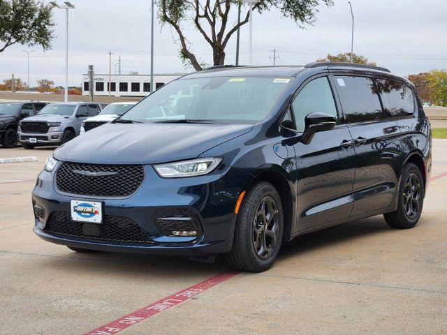 2025 Chrysler Pacifica Hybrid PACIFICA PLUG-IN HYBRID S APPEARANCE