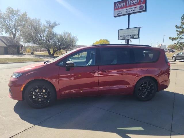 2025 Chrysler Pacifica PACIFICA LIMITED