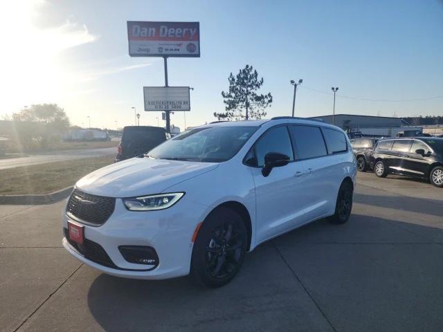 2025 Chrysler Pacifica PACIFICA LIMITED