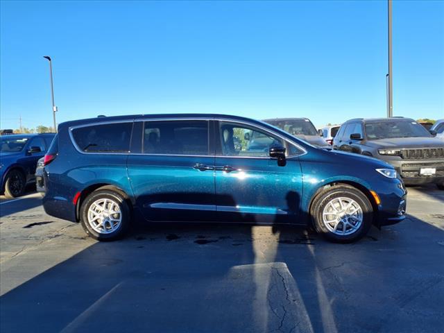 2025 Chrysler Pacifica PACIFICA SELECT