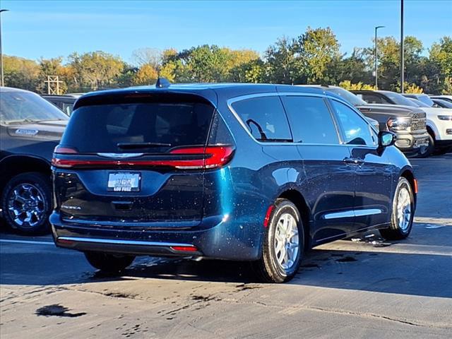 2025 Chrysler Pacifica PACIFICA SELECT