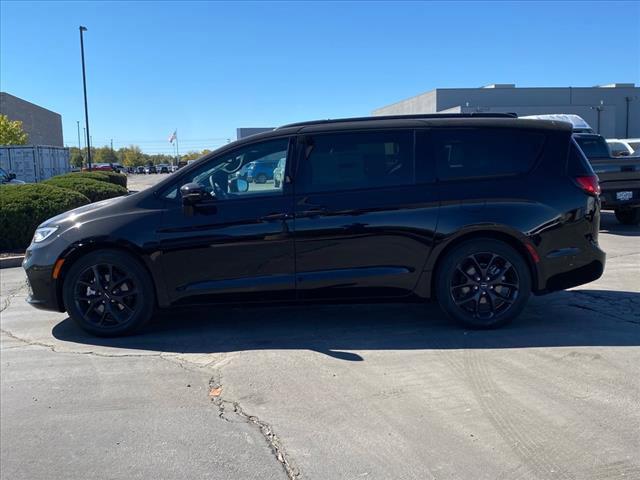 2025 Chrysler Pacifica PACIFICA LIMITED