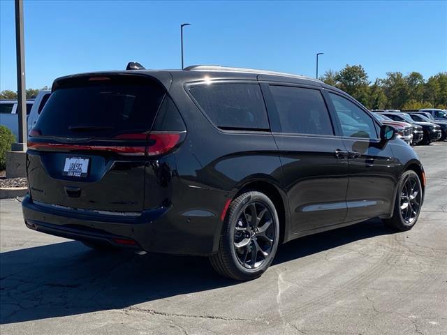 2025 Chrysler Pacifica PACIFICA LIMITED