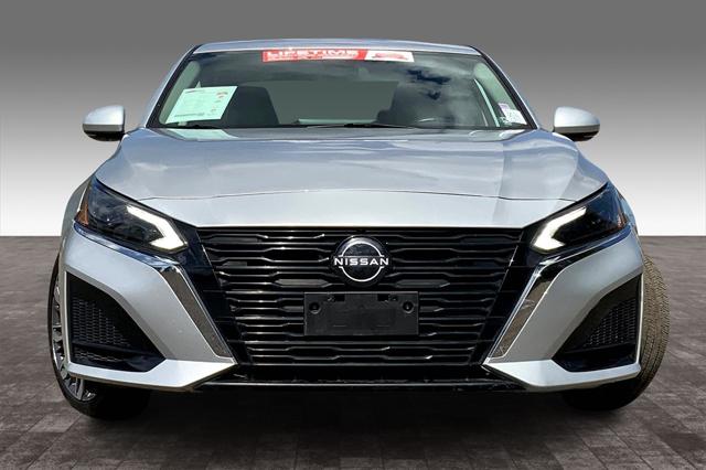 2023 Nissan Altima SL FWD