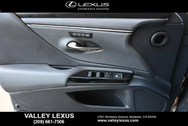 2025 Lexus ES 300h ES 300h