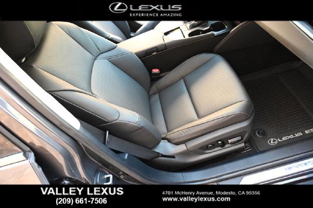 2025 Lexus ES 300h ES 300h