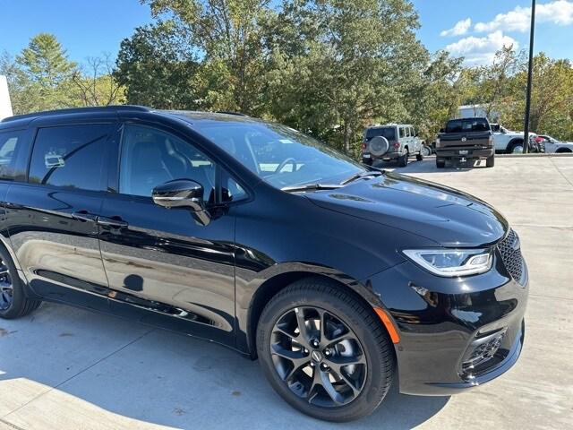 2025 Chrysler Pacifica PACIFICA LIMITED AWD