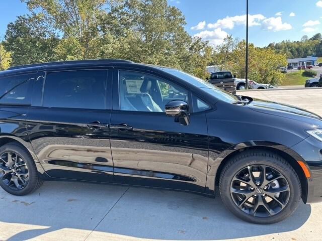 2025 Chrysler Pacifica PACIFICA LIMITED AWD