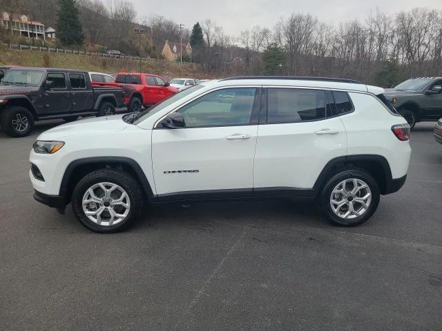 2025 Jeep Compass COMPASS LATITUDE 4X4