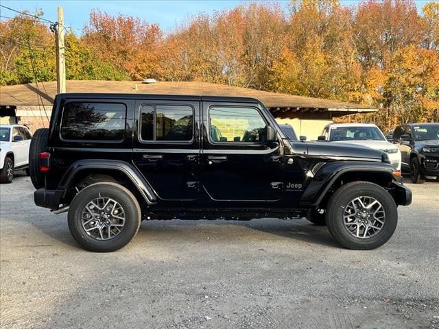 2025 Jeep Wrangler WRANGLER 4-DOOR SAHARA