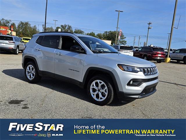 2025 Jeep Compass COMPASS LATITUDE 4X4