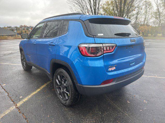 2025 Jeep Compass COMPASS LATITUDE 4X4