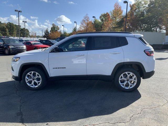 2025 Jeep Compass COMPASS LATITUDE 4X4