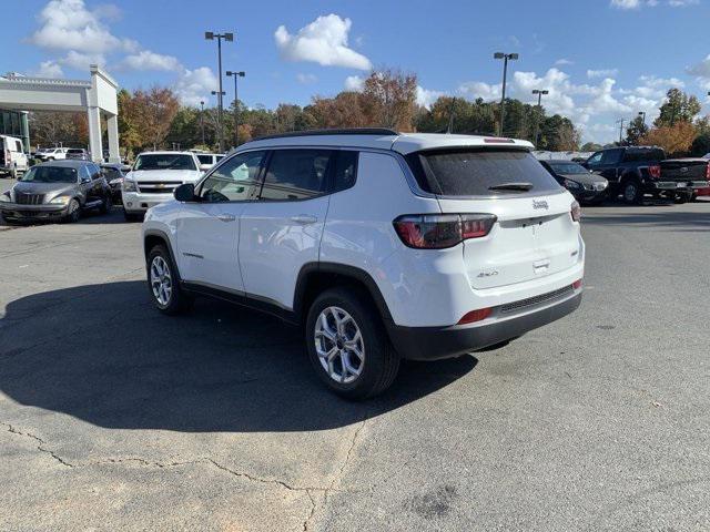 2025 Jeep Compass COMPASS LATITUDE 4X4