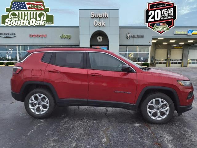 2025 Jeep Compass COMPASS LATITUDE 4X4