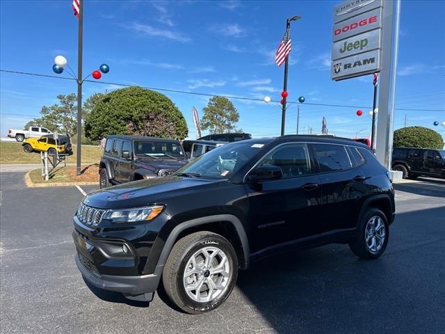 2025 Jeep Compass COMPASS LATITUDE 4X4