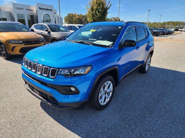 2025 Jeep Compass COMPASS LATITUDE 4X4
