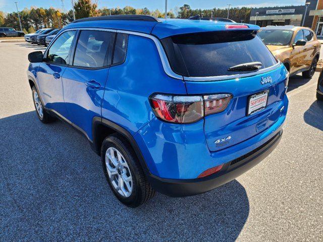 2025 Jeep Compass COMPASS LATITUDE 4X4