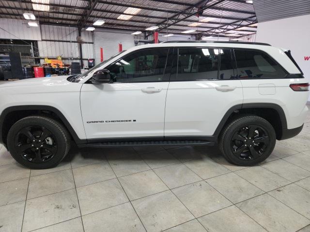 2024 Jeep Grand Cherokee GRAND CHEROKEE ALTITUDE 4X2