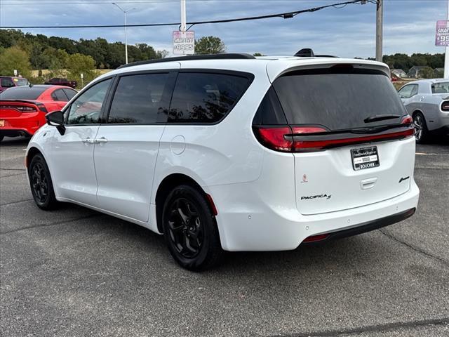 2024 Chrysler Pacifica Hybrid Select