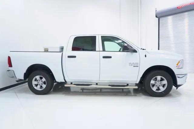 2023 RAM Ram 1500 Classic RAM 1500 CLASSIC TRADESMAN CREW CAB 4X4 57 BOX