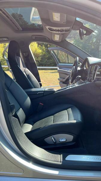 2011 Porsche Panamera 4