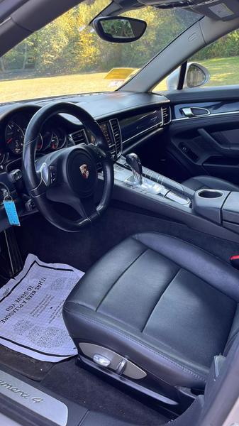 2011 Porsche Panamera 4