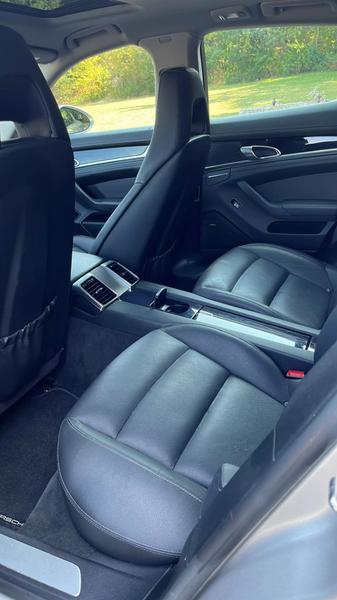 2011 Porsche Panamera 4